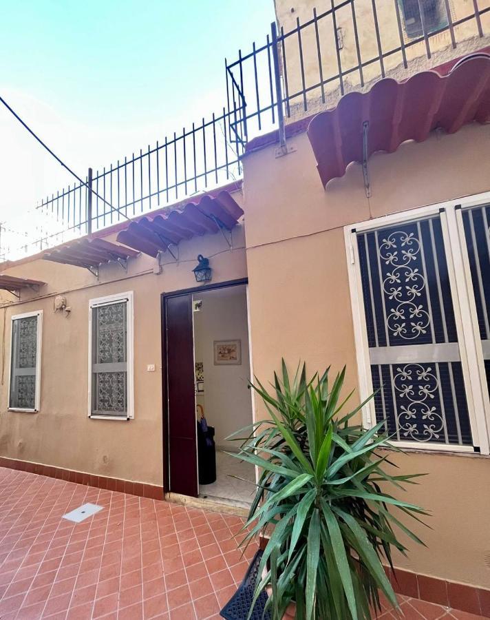 Vomero House With Free Parking 410 Cm Napels Buitenkant foto